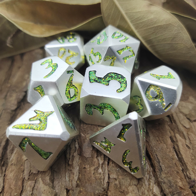 হ্যান্ড পোরিং গোল্ড প্লেটেড সারফেস RPG RPG ডাইস সেট 7 Pcs পলিহেড্রাল