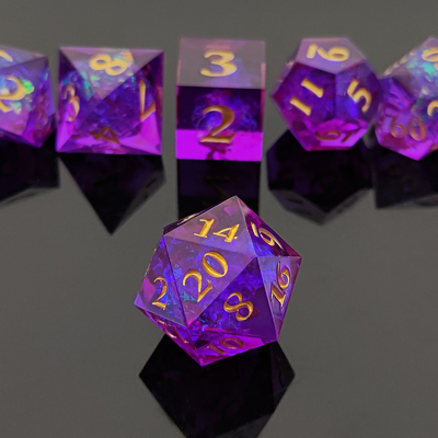 বেগুনি রজন ডাইস 7PCS DND ড্রাগন এবং ডানজোন Polyhedron ধারালো প্রান্ত