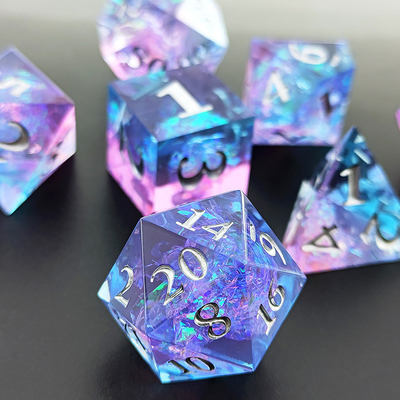 বেগুনি রজন ডাইস 7PCS DND ড্রাগন এবং ডানজোন Polyhedron ধারালো প্রান্ত