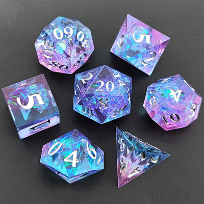 বেগুনি রজন ডাইস 7PCS DND ড্রাগন এবং ডানজোন Polyhedron ধারালো প্রান্ত