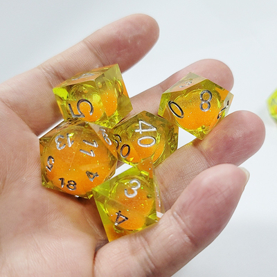 কমলা স্রোত বালি হলুদ স্ফটিক রজন Dnd Dice Sharp Edge Fantasy